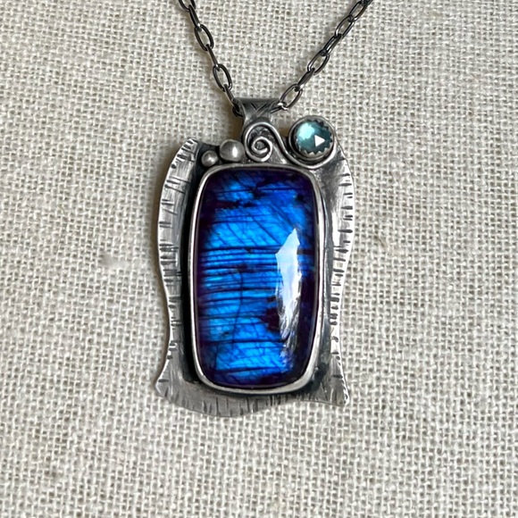 Purple and Blue Labradorite Pendant with Blue Topaz Accent - Picture 4 of 10